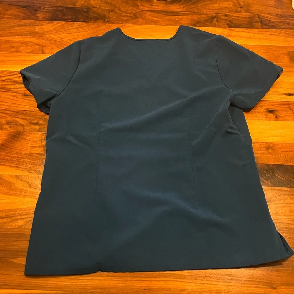 Figs one Pocket Scrub Top-Deep Reef - Picture 2 of 5